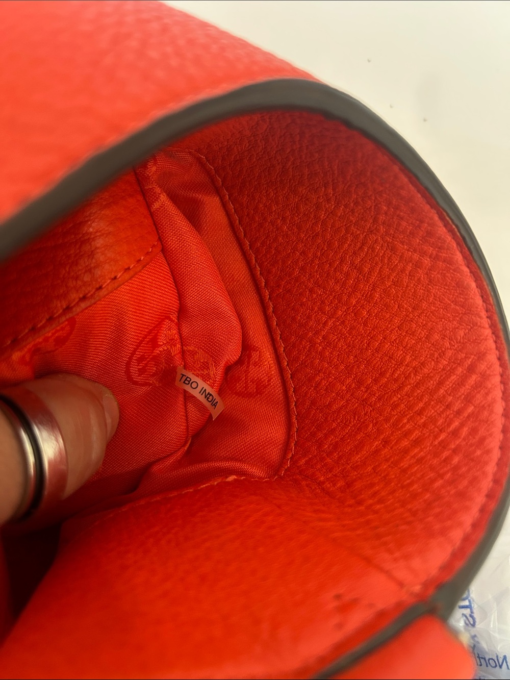 Tory Burch Bombe T East/West
Tote, red/orange (coral) - Picture 9 of 17